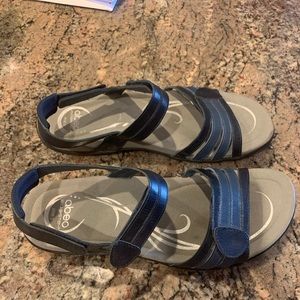 Abeo women’s sandal. Size 8.5N blue. Like new